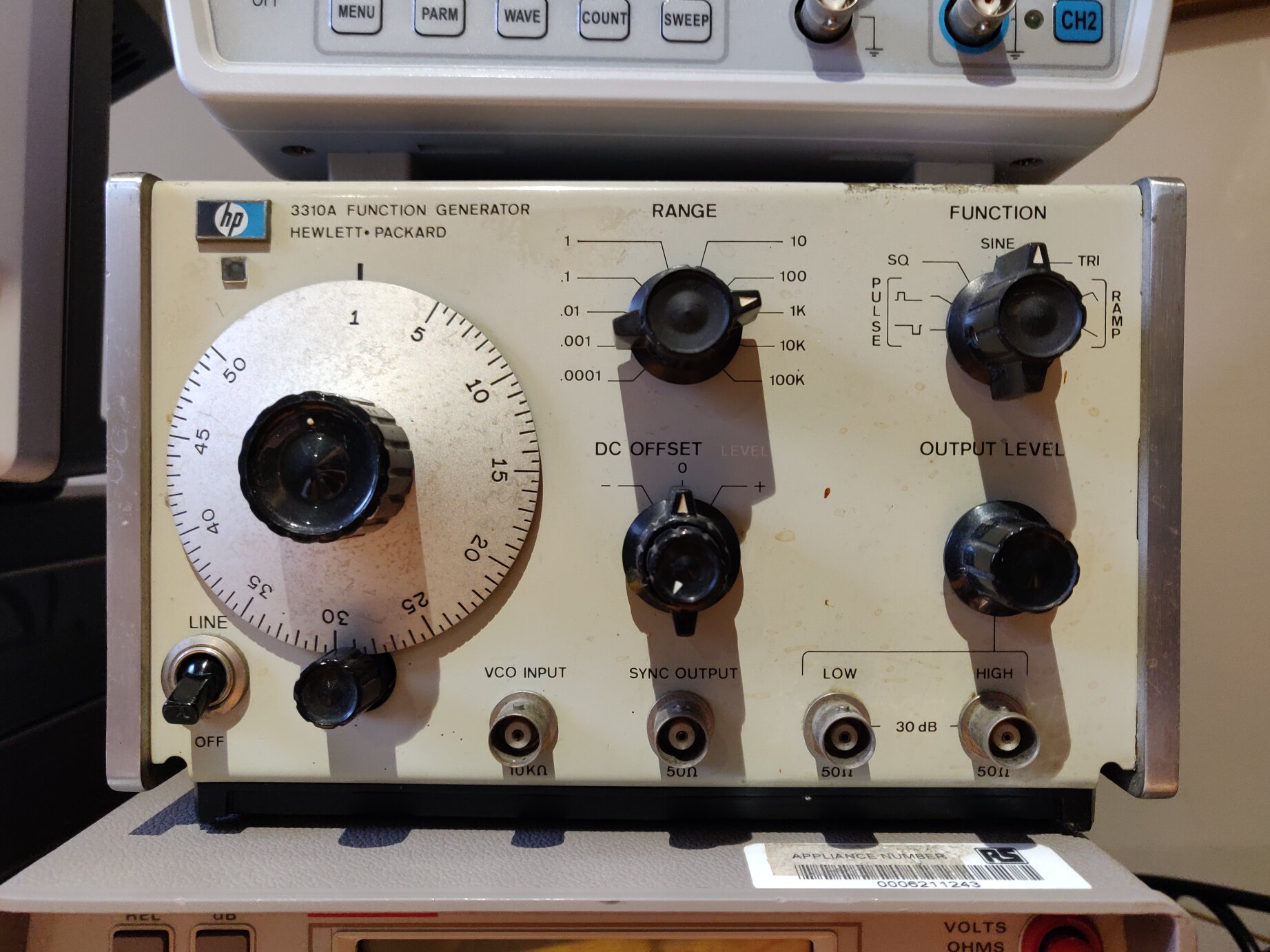 The HP3310A unit itself, very nice